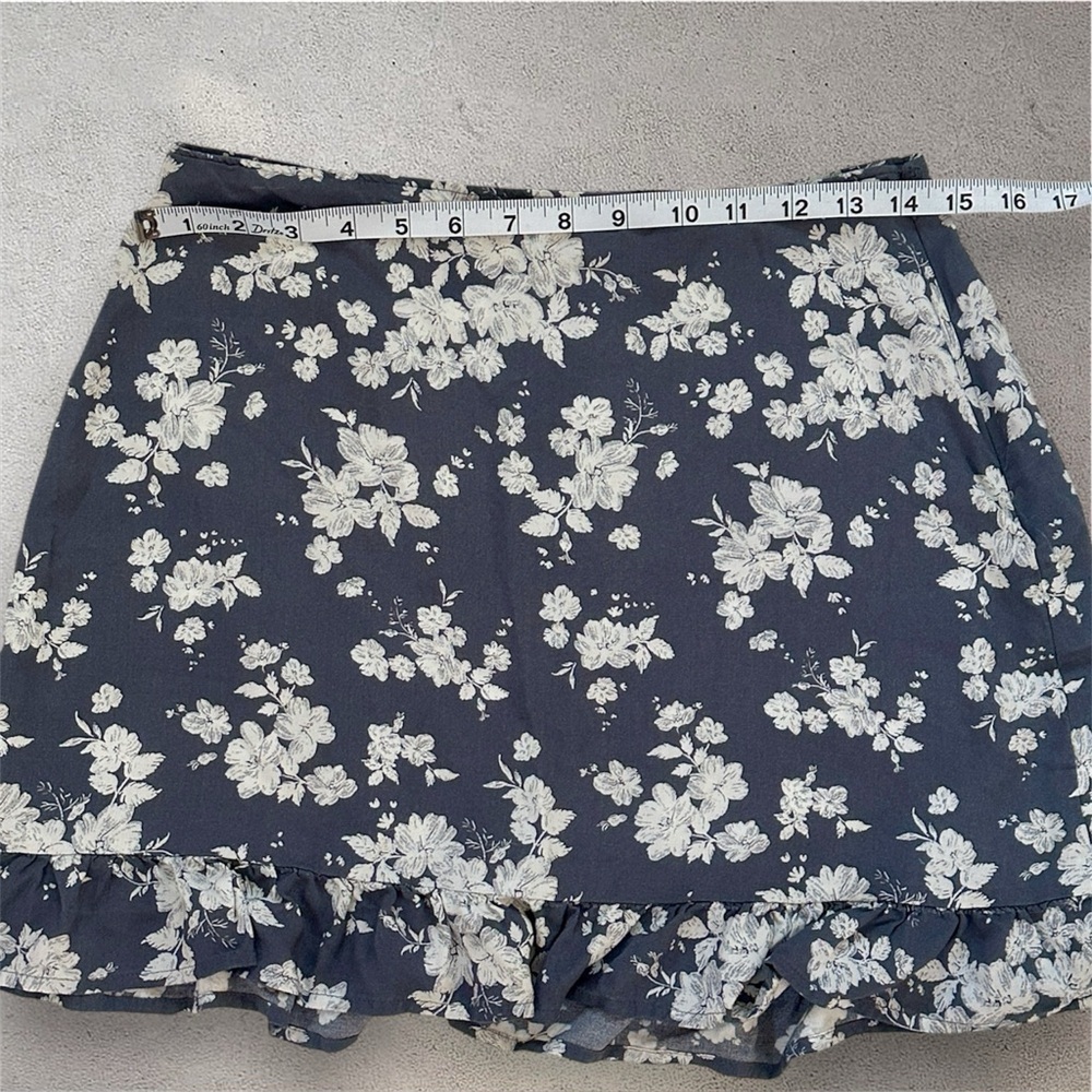 SO Goods for Life Blue Floral Ruffle Mini Skirt Size M - Picture 6 of 7